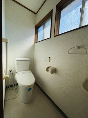 【トイレ】 | たつの市御津町岩見/中古戸建 | コンパクトで使いやすいトイレです