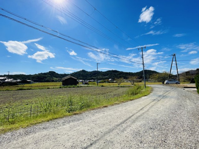 【前面道路含む現地写真】 | たつの市御津町岩見/中古戸建 | 前面道路含む現地写真です