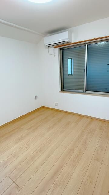 セレスト井土ヶ谷の居間・リビング