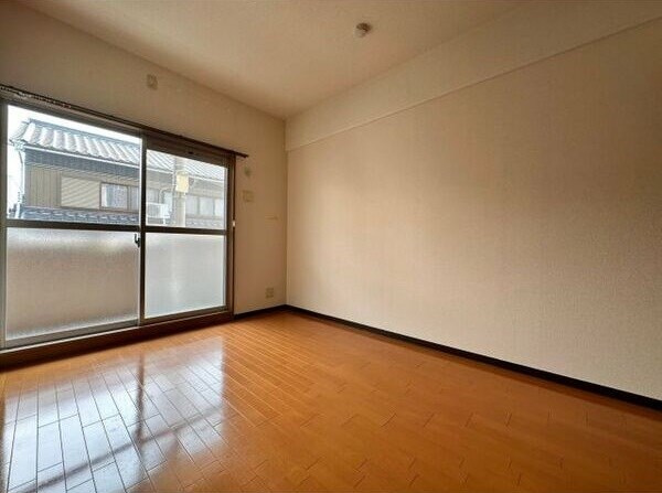 レージュ中根の居間・リビング