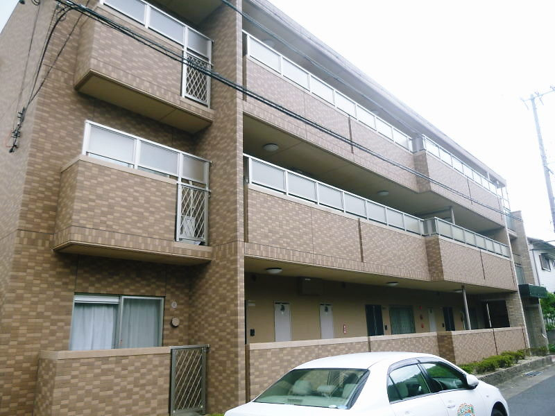 レージュ中根の外観