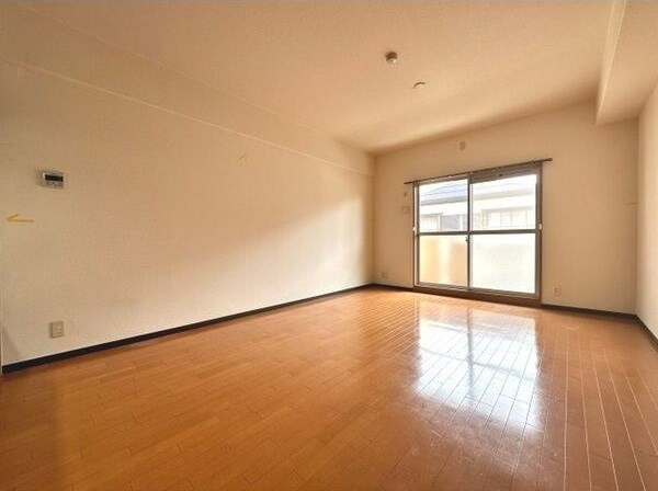 レージュ中根の居間・リビング