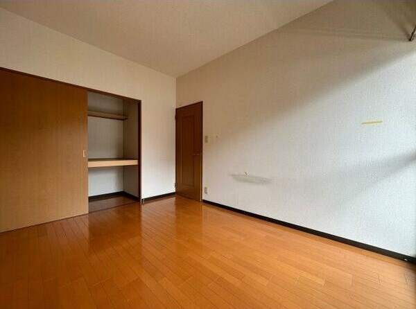 レージュ中根の寝室