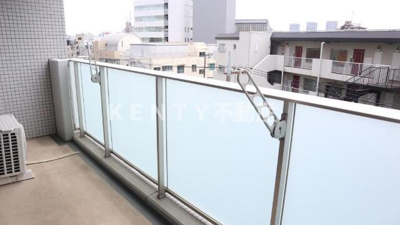 【バルコニー】 | モンテジョア | バルコニーからの眺めを楽しみながら食事をしませんか