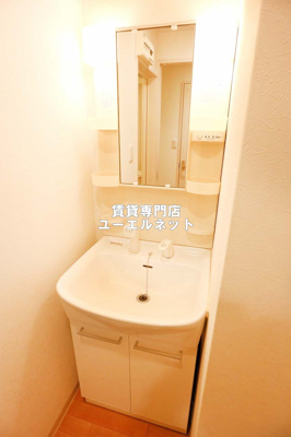 【独立洗面台】 | ヒルズ南吹田 | 清潔感ある独立洗面台で毎日気持ちよく♪