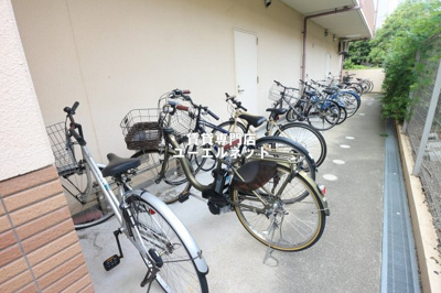 【その他共用部分】 | ヒルズ南吹田 | 自転車通勤にも便利な駐輪場付き♪