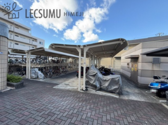 グローバル姫路中地の駐輪場