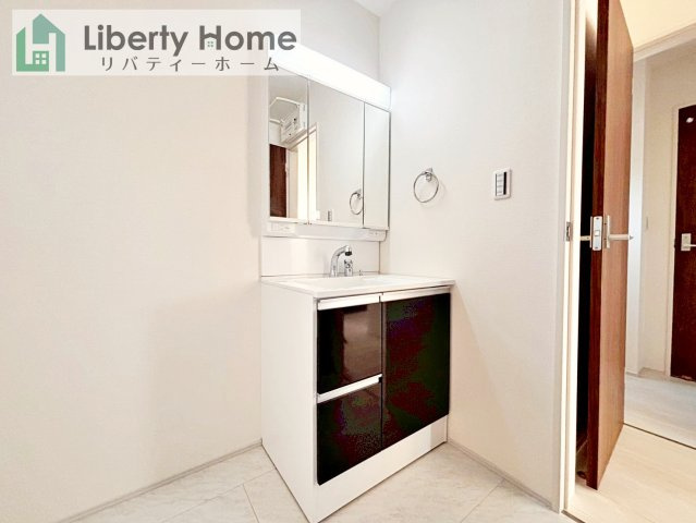 笠間市岩間駅西第3　新築戸建の独立洗面台