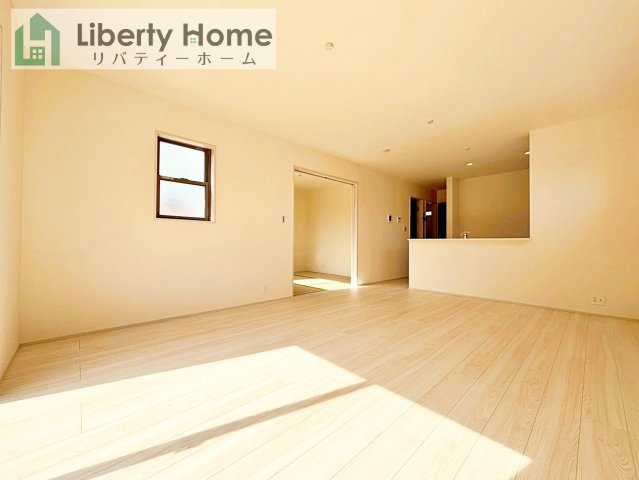 笠間市岩間駅西第3　新築戸建の居間・リビング