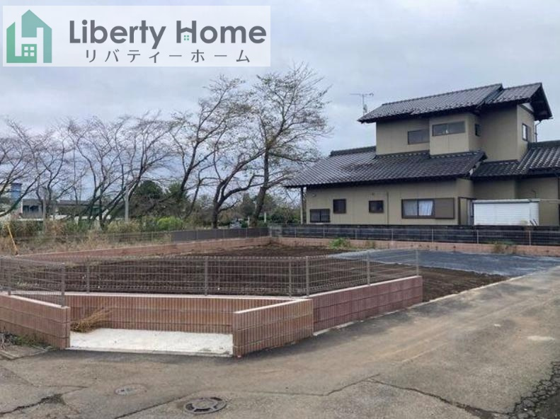 笠間市岩間駅西第3　新築戸建　1号棟の前面道路含む現地写真