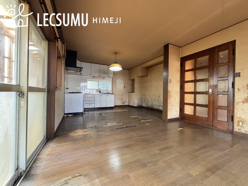 姫路市北平野南の町/中古戸建の居間・リビング