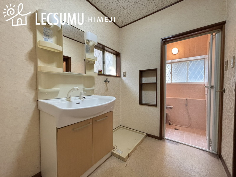 姫路市北平野南の町/中古戸建の独立洗面台