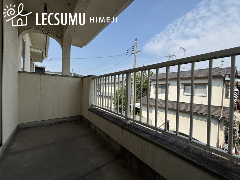 姫路市北平野南の町/中古戸建のバルコニー
