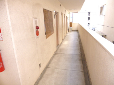【その他共用部分】 | シャトー玉川第一 | 建物内の廊下です