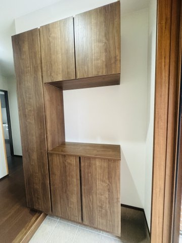 広島市安佐北区亀崎１丁目　中古一戸建の収納|トールタイプのシューズボックス