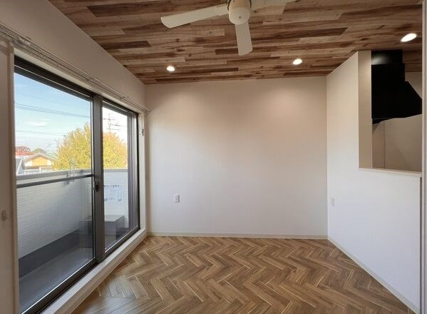 Ｃａｌｍ庄内通の居間・リビング