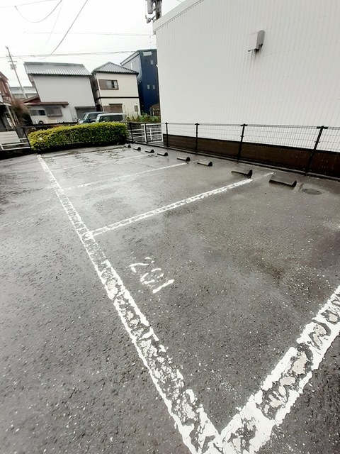 メゾンコンフォートの駐車場|駐車場