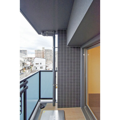 【バルコニー】 | アドバンス大阪ビヤン | お洗濯にも便利なバルコニー付き