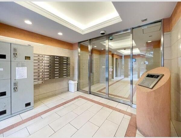 S-FORT福島EBIEのロビー