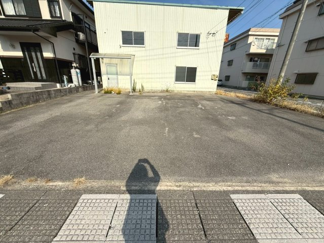 苗代町貸倉庫の駐車場
