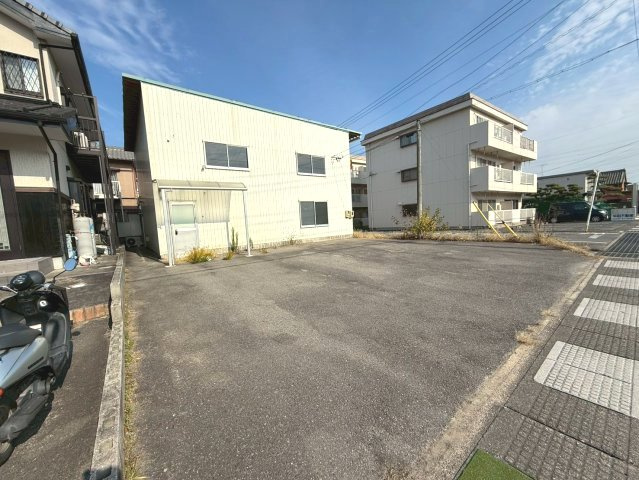 苗代町貸倉庫の駐車場
