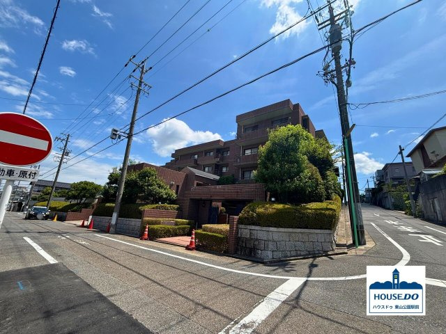 ペット可♪駐車場有！全居室収納&南向き住居！野村向山ヒルズの外観|是非ご内覧にお越し下さい！
予約も随時受付中。
ご連絡お待ちしております！