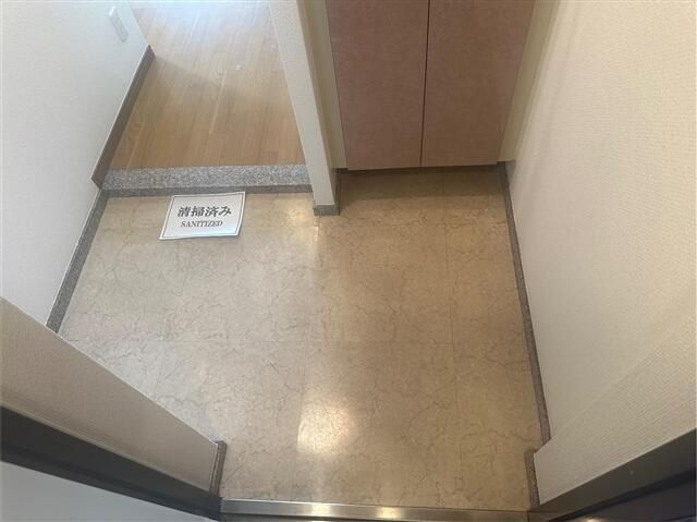 セレナハイム池袋アプレの玄関