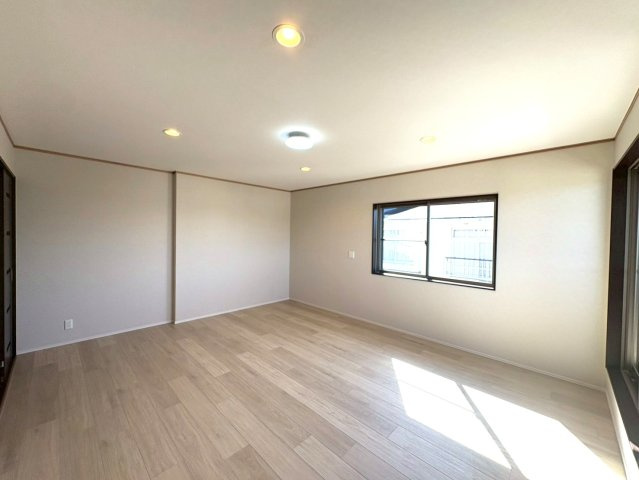 令和７年９月リフォーム完了◆並列駐車２台可能◆収納豊富なファミリー向け住宅◆伏見区醍醐勝口町の洋室|洋室