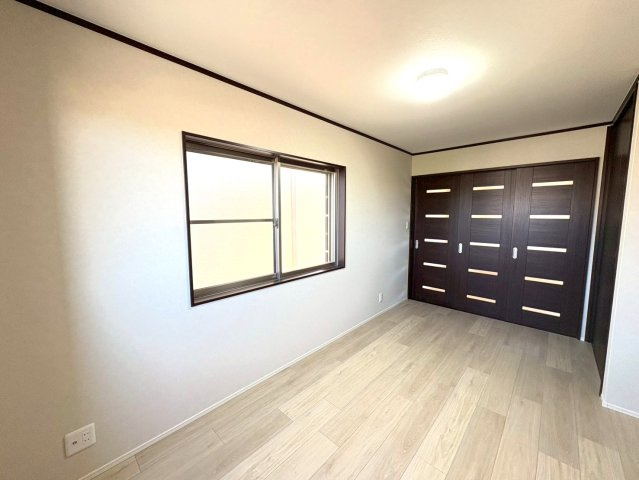 令和７年９月リフォーム完了◆並列駐車２台可能◆収納豊富なファミリー向け住宅◆伏見区醍醐勝口町の洋室|洋室