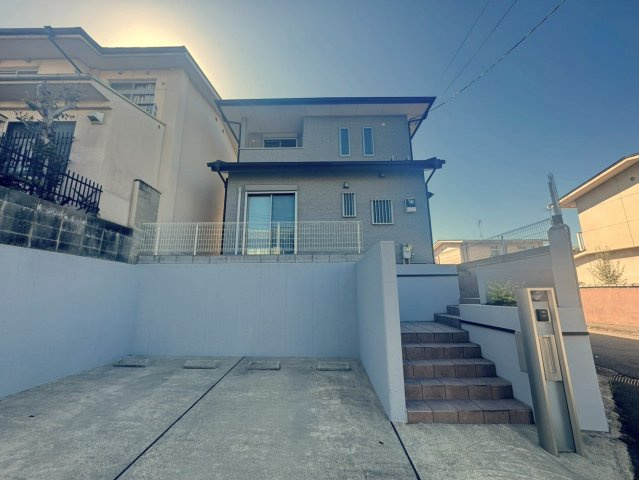 令和７年９月リフォーム完了◆並列駐車２台可能◆収納豊富なファミリー向け住宅◆伏見区醍醐勝口町の外観|外観