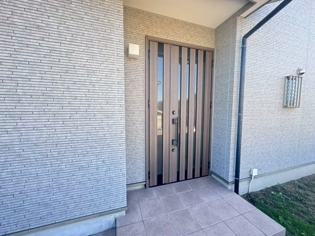 令和７年９月リフォーム完了◆並列駐車２台可能◆収納豊富なファミリー向け住宅◆伏見区醍醐勝口町の玄関|玄関