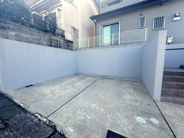 令和７年９月リフォーム完了◆並列駐車２台可能◆収納豊富なファミリー向け住宅◆伏見区醍醐勝口町の駐車場|駐車場