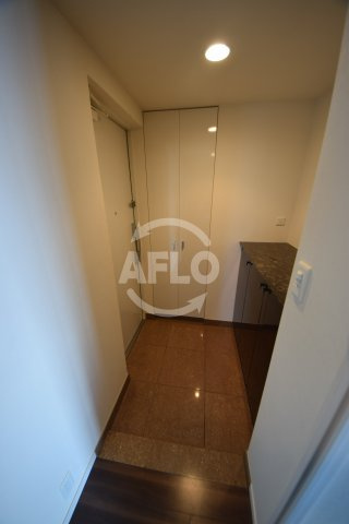 シティタワー天王寺真田山　真田山小学校区の玄関|シティタワー天王寺真田山　玄関