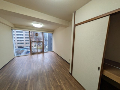 【洋室】 | 諏訪町マンションK