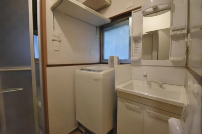 【洗面所】 | 東坂元2丁目　売戸建 | ※AI加工しています。家具・家電は売買価格に含みません。