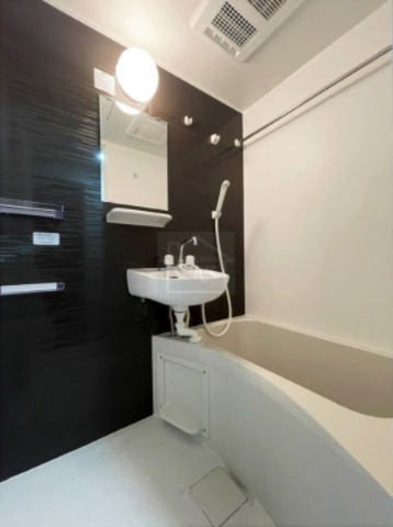 青云ハウスの浴室