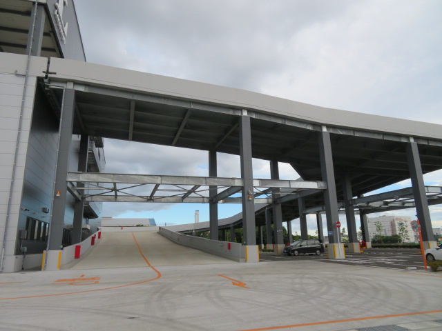 横浜市鶴見区末広町１丁目の倉庫の外観