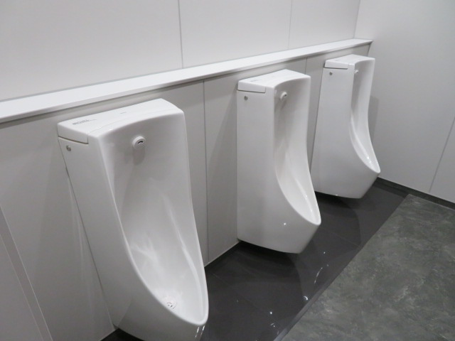 横浜市鶴見区末広町１丁目の倉庫のトイレ