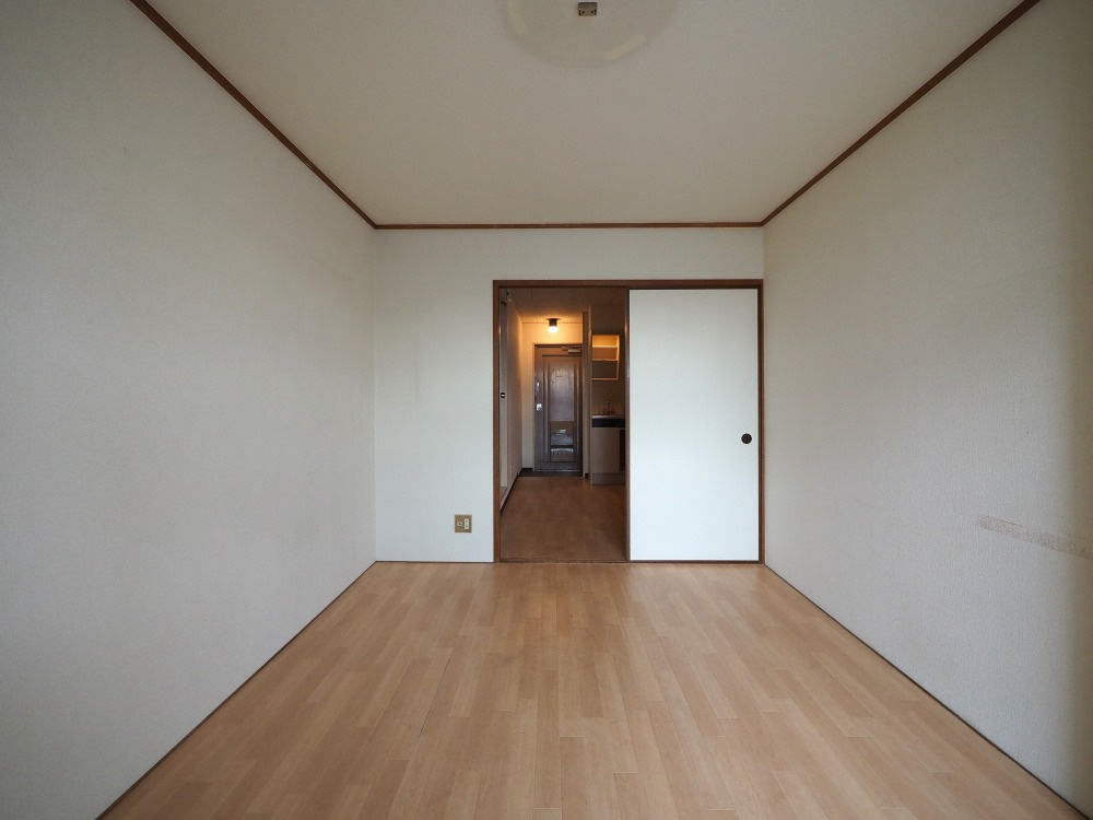 マンション常磐の内装