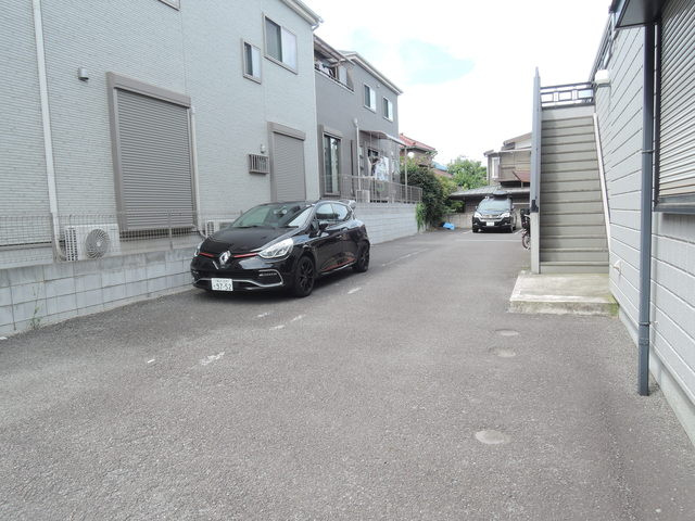 メゾンアゼリアの駐車場|敷地内駐車場