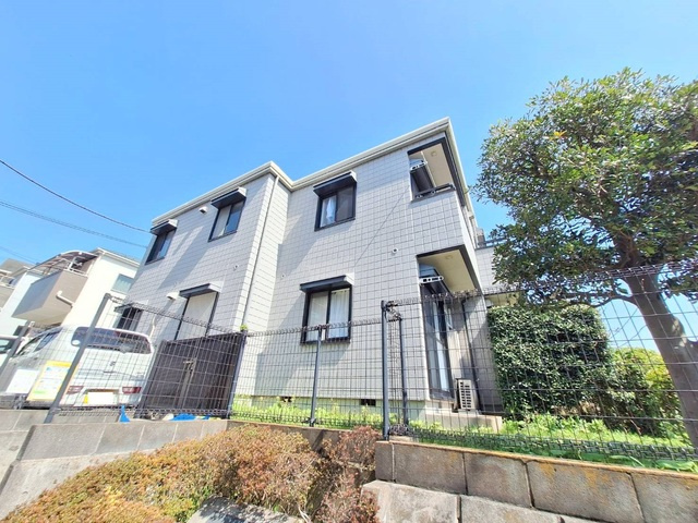 メゾンアゼリアのエントランス|耐震耐火性に優れた旭化成へーベルメゾン