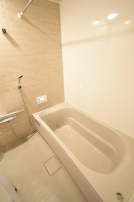 【浴室】 | 清和1丁目戸建て | ※AI家具消し機能で家具を削除しております。