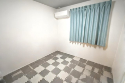 【洋室】 | 清和1丁目戸建て | ※AI家具消し機能で家具を削除しております。