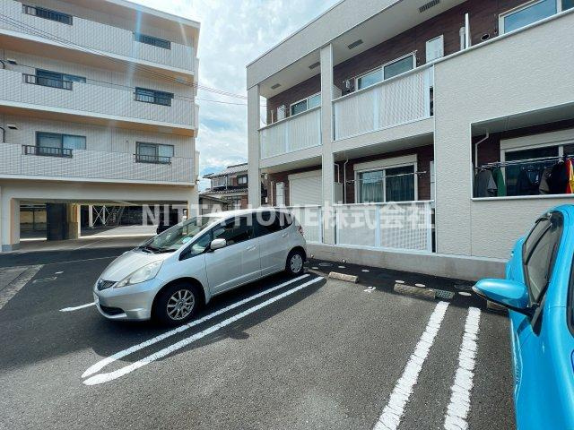 プラシード東町の駐車場|敷地内に駐車場も完備◆