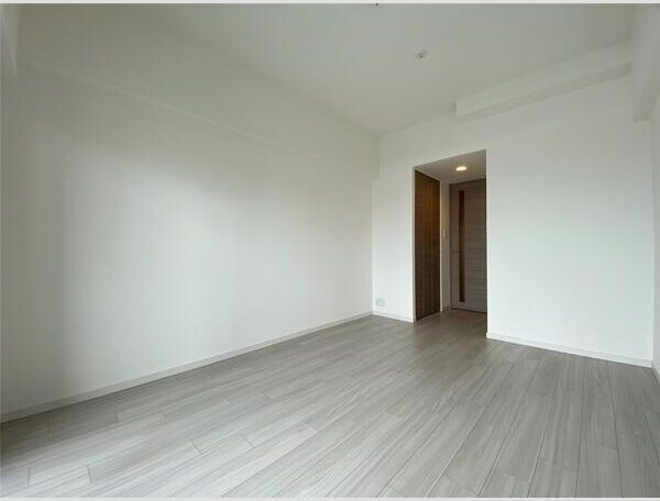 S-RESIDENCE三国WESTの洋室