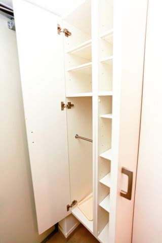 サヴォイ箱崎セントリシティ　2階の収納|別号室のものです。現状優先になります。