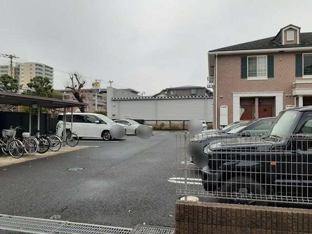 リュエル・サンパティークｉ　Ｂの駐車場