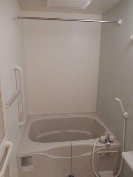 リュエル・サンパティークｉ　Ｂの浴室