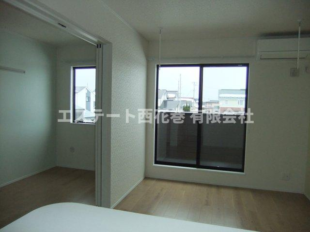 花巻市南万丁目のアパートの居間・リビング