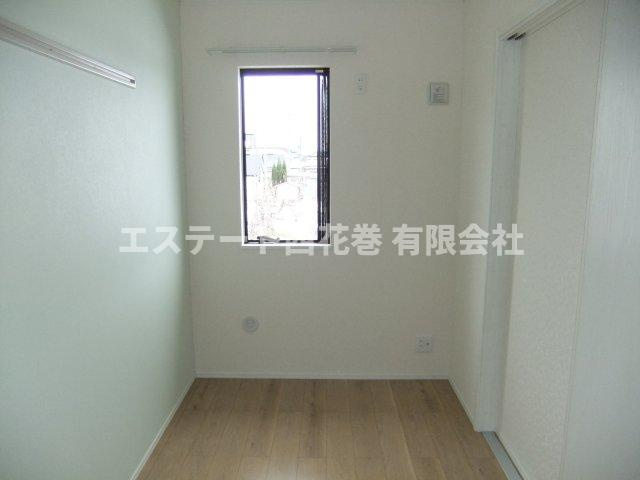 花巻市南万丁目のアパートの居間・リビング